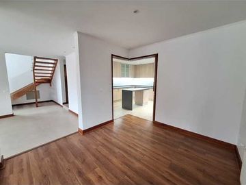 Casa en venta en LA REINA