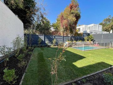 Casa en venta en LA REINA