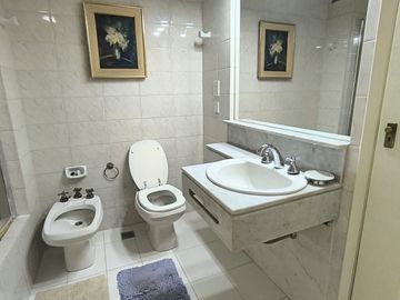 Venta, semipiso en Recoleta, 4 amb c/cochera