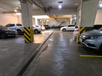 Venta, semipiso en Recoleta, 4 amb c/cochera