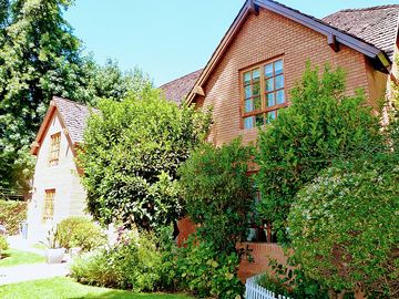 EXCELENTE CASA INGLESA EN CONDOMINIO SANTUARIO DEL VALLE