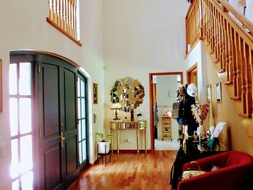 EXCELENTE CASA INGLESA EN CONDOMINIO SANTUARIO DEL VALLE