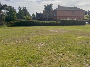 Lote a la laguna central  1800m2  Barrio La Isla, Nordelta