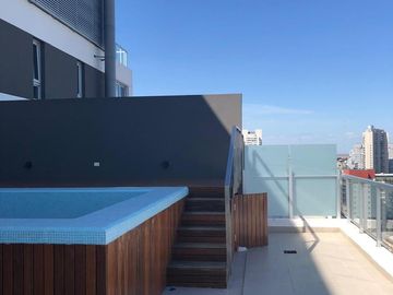 Penthouse de 4 ambientes con green-roof y piscina en venta en Concepción Palermo