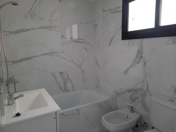 Departamento de 2 ambientes frente con Balcón en Venta - Caballito