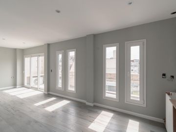Departamento de 2 ambientes frente con Balcón en Venta - Caballito