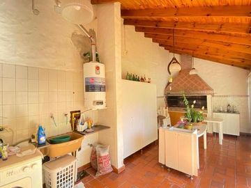 Haedo Sur Chalet de cuatro ambientes en dos plantas
