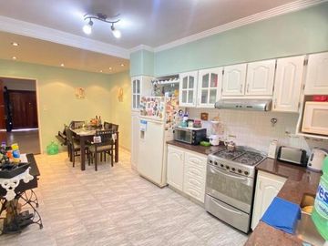 Haedo Sur Chalet de cuatro ambientes en dos plantas