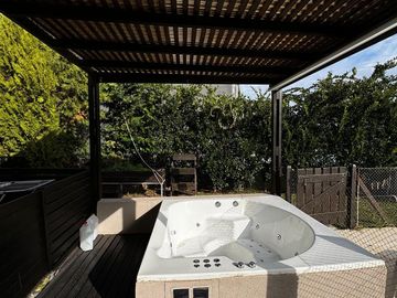 Venta Casa 6 Ambientes a La Laguna en El Cantón Islas Escobar