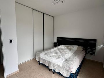 Venta Casa 6 Ambientes a La Laguna en El Cantón Islas Escobar