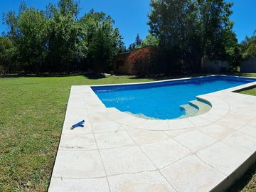 Venta de casaquinta en Barrio Los Viejos Ombues  Florencio Varela. OPORTUNIDAD