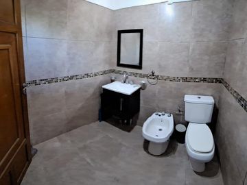 Venta de casaquinta en Barrio Los Viejos Ombues  Florencio Varela. OPORTUNIDAD