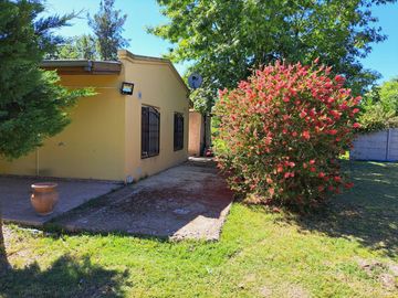 Venta de casaquinta en Barrio Los Viejos Ombues  Florencio Varela. OPORTUNIDAD