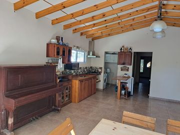 Venta de casaquinta en Barrio Los Viejos Ombues  Florencio Varela. OPORTUNIDAD