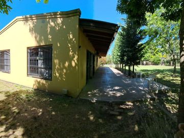 Venta de casaquinta en Barrio Los Viejos Ombues  Florencio Varela. OPORTUNIDAD