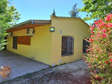 Venta de casaquinta en Barrio Los Viejos Ombues  Florencio Varela. OPORTUNIDAD