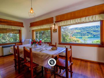Casa con costa de lago - Valle Escondido - Bariloche