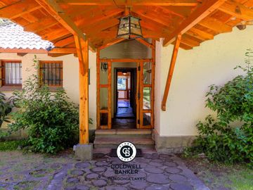 Casa con costa de lago - Valle Escondido - Bariloche