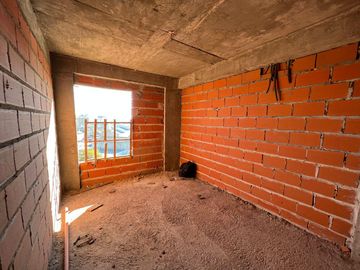 Departamento de cuatro ambientes en venta en Avellaneda
