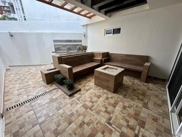 Bonita Casa en Lomas de Angelópolis. Recámara en planta baja. Zona Casacata