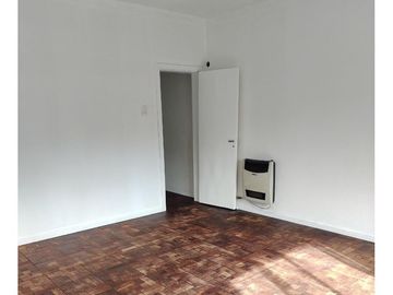 Casa en venta - 3 Dormitorios 2 Baños - Cochera - 283Mts2 - Longchamps, Almirante Brown