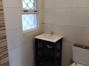 Casa en venta - 3 Dormitorios 2 Baños - Cochera - 283Mts2 - Longchamps, Almirante Brown