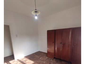 Casa en venta - 3 Dormitorios 2 Baños - Cochera - 283Mts2 - Longchamps, Almirante Brown