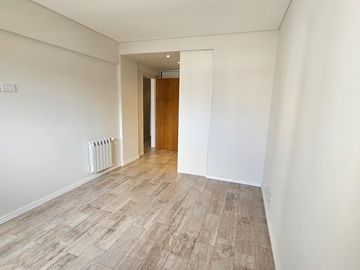 DEPARTAMENTO DE DOS DORMITORIOS DUPLEX VENTA TERRAZA Y PARRILLERO EXCLUSIVO CENTRO ROSARIO