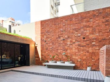 DEPARTAMENTO DE DOS DORMITORIOS DUPLEX VENTA TERRAZA Y PARRILLERO EXCLUSIVO CENTRO ROSARIO
