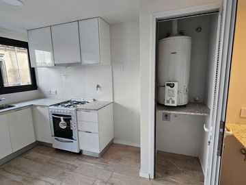 DEPARTAMENTO DE DOS DORMITORIOS DUPLEX VENTA TERRAZA Y PARRILLERO EXCLUSIVO CENTRO ROSARIO