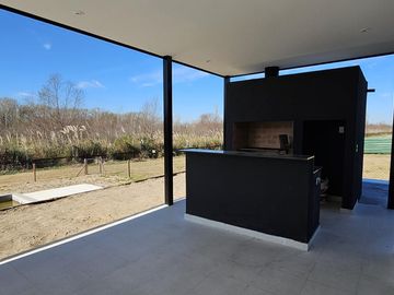 Casa en Venta en El Naudir a estrenar con pileta 3 dormitorios y escritorio 1207