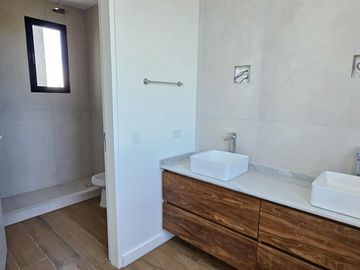 Casa en Venta en El Naudir a estrenar con pileta 3 dormitorios y escritorio 1207