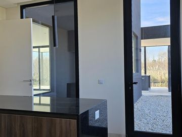 Casa en Venta en El Naudir a estrenar con pileta 3 dormitorios y escritorio 1207