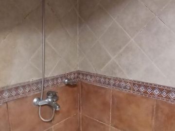 Casa y terreno en venta - 3 dormitorios 2 baños - 800 mts2 - Comandante Nicanor Otamendi