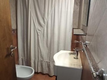 Casa y terreno en venta - 3 dormitorios 2 baños - 800 mts2 - Comandante Nicanor Otamendi