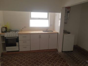 Casa y terreno en venta - 3 dormitorios 2 baños - 800 mts2 - Comandante Nicanor Otamendi