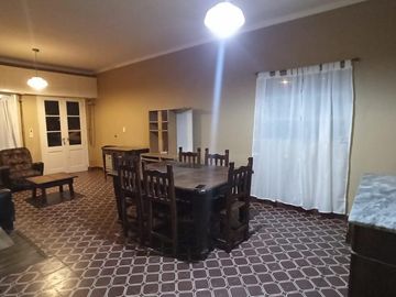 Casa y terreno en venta - 3 dormitorios 2 baños - 800 mts2 - Comandante Nicanor Otamendi