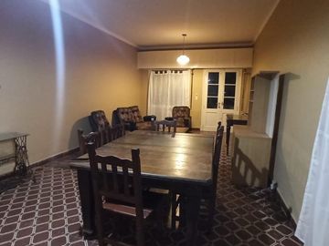 Casa y terreno en venta - 3 dormitorios 2 baños - 800 mts2 - Comandante Nicanor Otamendi