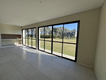 Casa en venta en Barrio Cerrado Sausalito