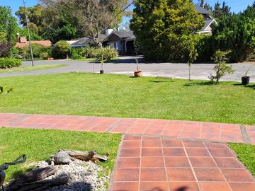 Casa en venta - 3 dormitorios - piscina- 586mts2 - Countries/B.Cerrado (Berazategui)