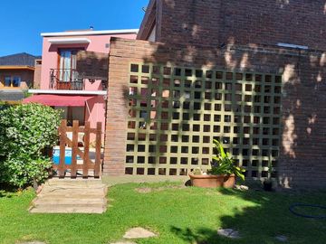 Casa en venta - 3 dormitorios - piscina- 586mts2 - Countries/B.Cerrado (Berazategui)