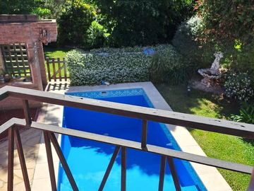 Casa en venta - 3 dormitorios - piscina- 586mts2 - Countries/B.Cerrado (Berazategui)