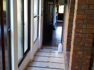Casa en venta - 3 dormitorios - piscina- 586mts2 - Countries/B.Cerrado (Berazategui)