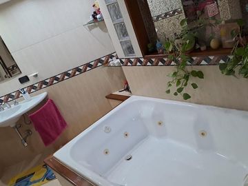 Casa en venta - 3 dormitorios - piscina- 586mts2 - Countries/B.Cerrado (Berazategui)