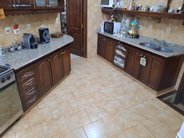 Casa en venta - 3 dormitorios - piscina- 586mts2 - Countries/B.Cerrado (Berazategui)