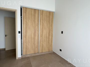 Venta - Casa con Estilo Moderno - Barrio Pilar Golf Club