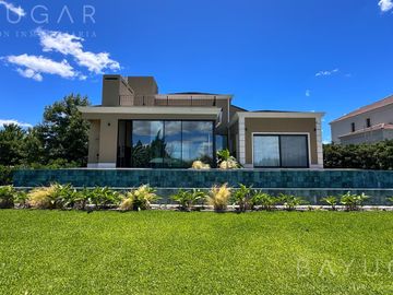 Venta - Casa con Estilo Moderno - Barrio Pilar Golf Club