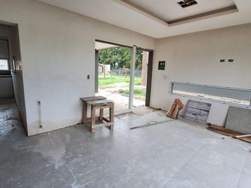 VENTA/PERMUTA - Casa - 2 dormitorios - Cochera - Tierra de Sueños, Roldán.