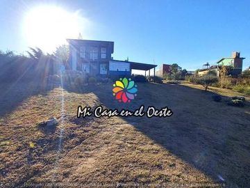 LIQUIDO POR VIAJE - Hermosa Casa a la Venta sobre 2 lotes - Villa Giardino - Córdoba
