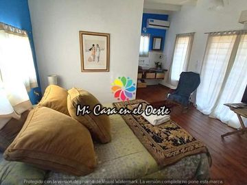 LIQUIDO POR VIAJE - Hermosa Casa a la Venta sobre 2 lotes - Villa Giardino - Córdoba